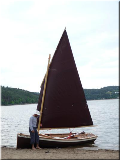 An Apple 13 rigged for sailing