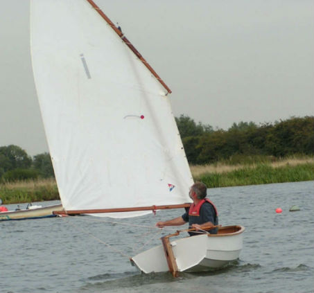 Iceni 11_12 sailing stern vies